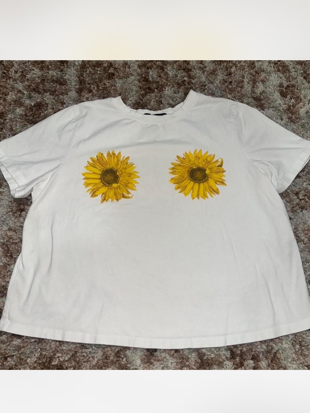 Forever 21 White Sunflower Graphic Tee - Women's Casual cropped Top
